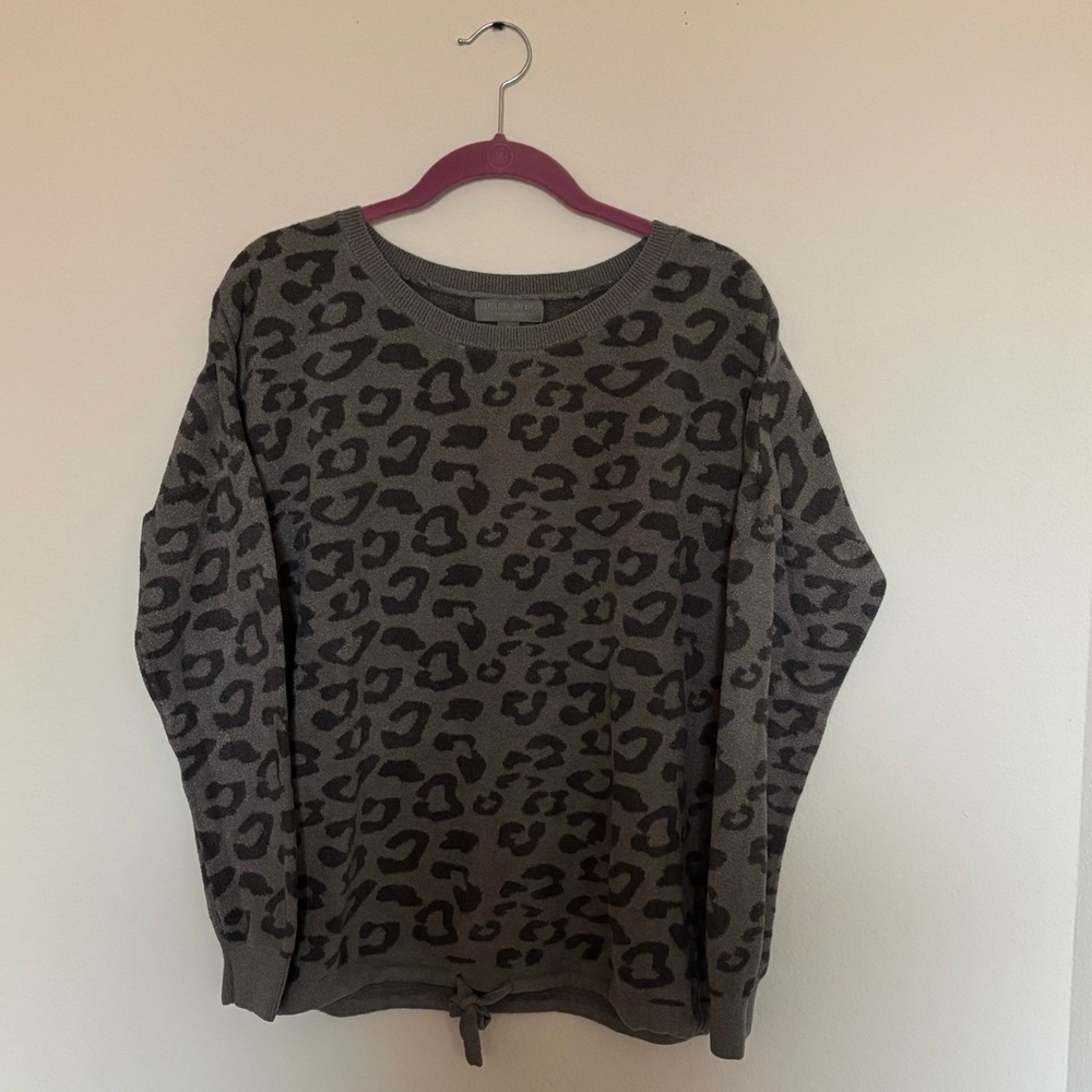 Barefoot Dreams Leopard CozyChic Ultra Lite Pullover Size Medium